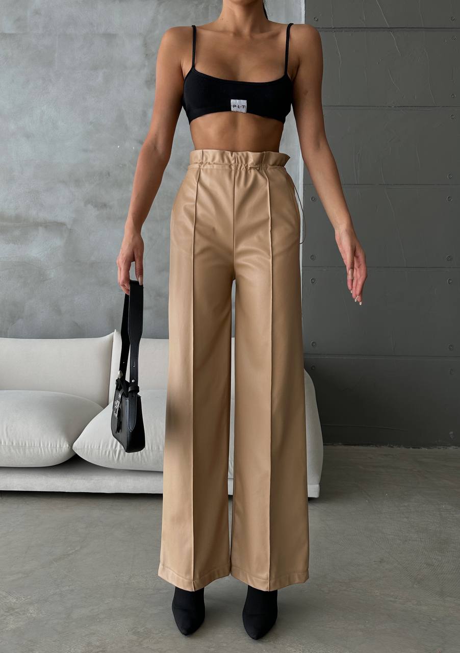 Γυναικείο παντελόνι σε ίσια φαρδιά γραμμή Ελαστική μαλακή δερματίνη σε χρώμα ταμπά