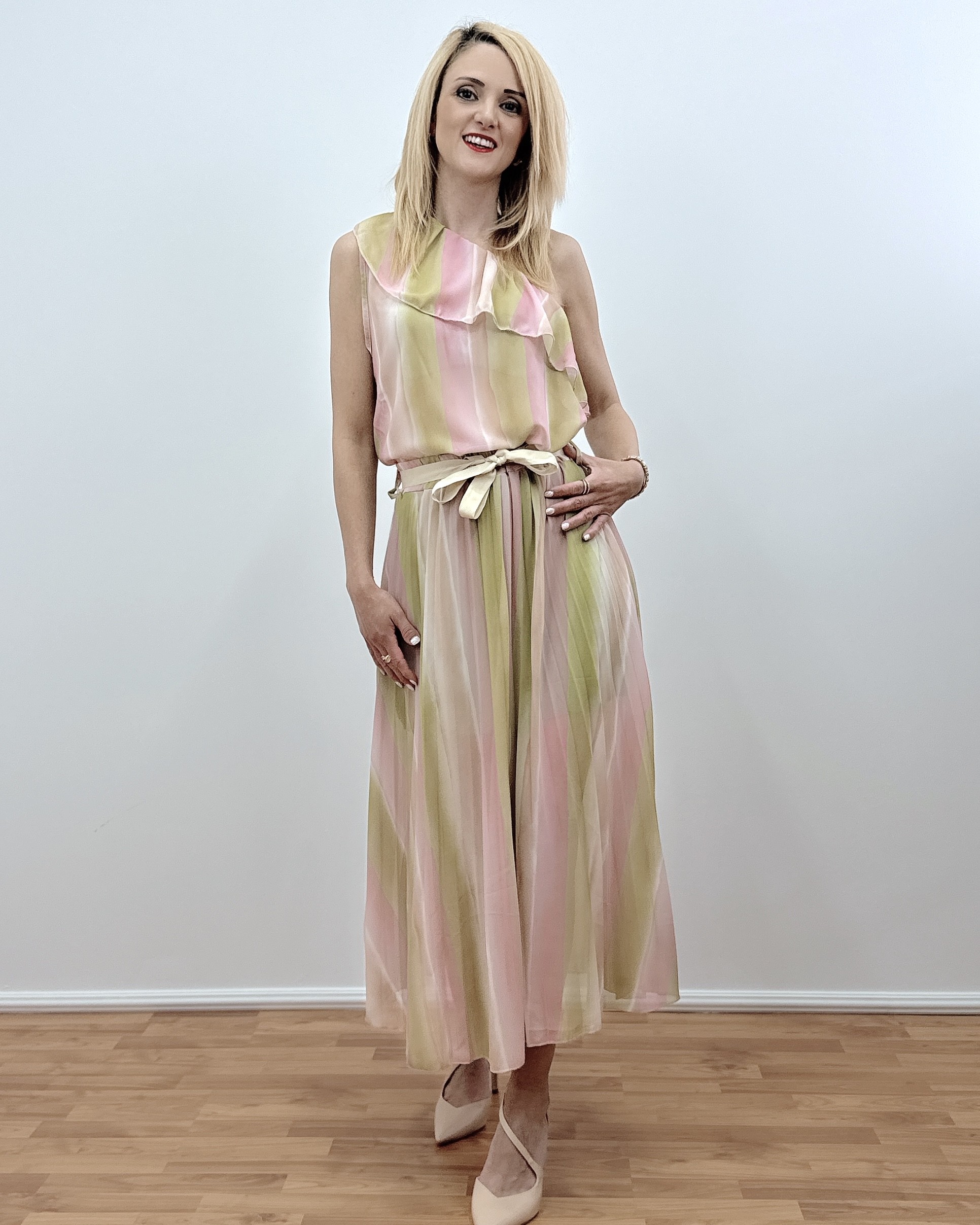 Σετ πλισέ Φούστα & τοπ εμπριμέ Ροζ (Rose) Πλισέ φούστα με ελαστική μέση και διακοσμητικό ζωνάκι, συνδυάζεται με τοπ που διαθέτει φραμπαλά και λάστιχο στους ώμους για άψογη εφαρμογή και απόλυτη σταθερότητα. Η πλισέ φούστα είναι ο ορισμός της κομψότητας και προσδίδει διαχρονικό και ακαταμάχητο στυλ.