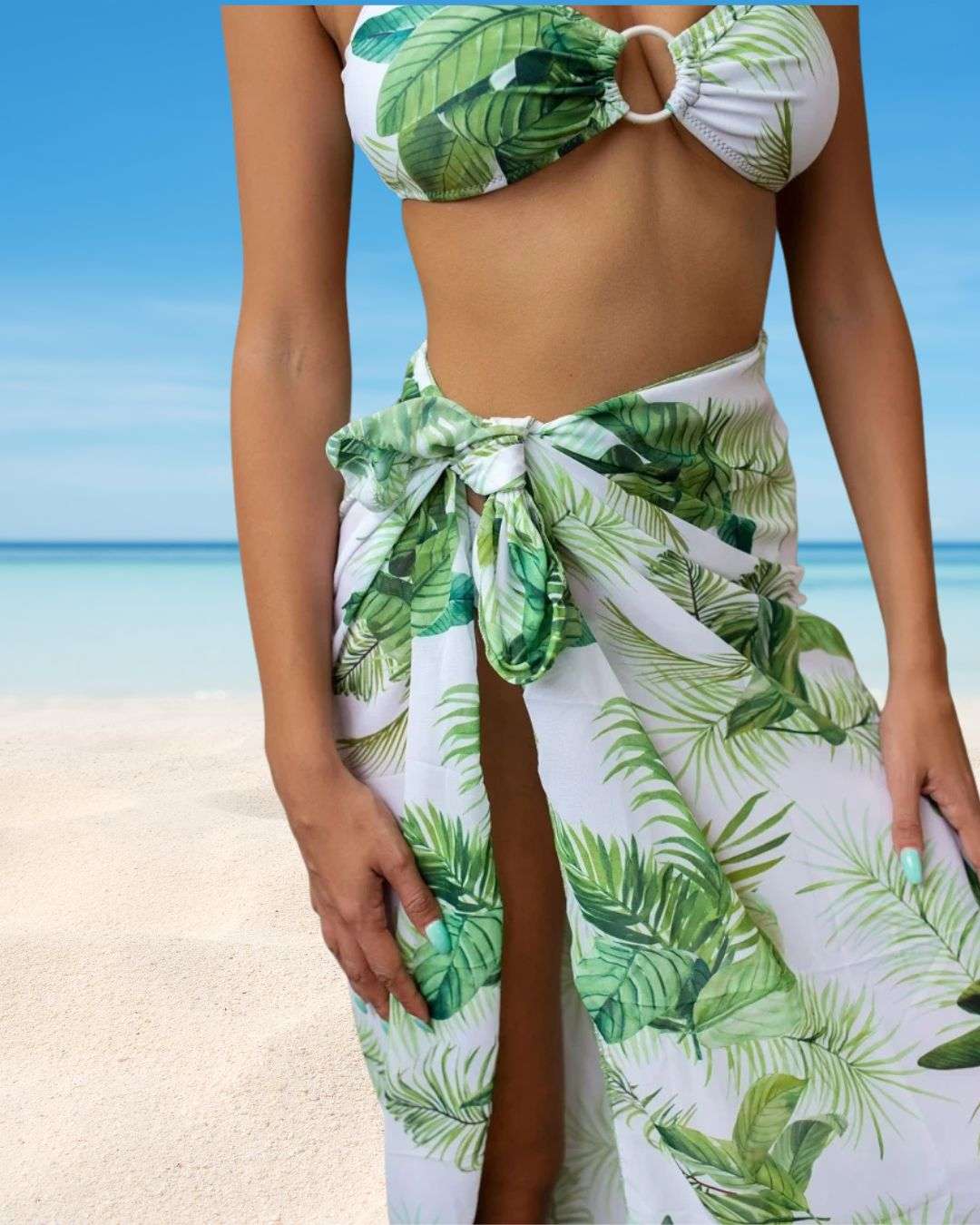 Γυναικείο σετ 3 τεμαχίων Μπικίνι σε πράσινο/λευκό χρώμα με δικό του μακρύ παρεό. Size S-M-L