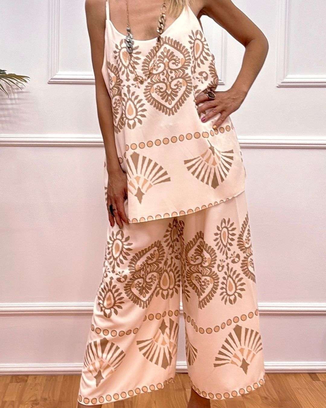 Σετ Παντελόνα & top Boho style Κρεμ (Cream) με τύπωμα Το παντελόνι ζιπ κιλοτ Το τοπ με λεπτές τιράντες σε φαρδιά γραμμή Μέχρι 2xl Plus size