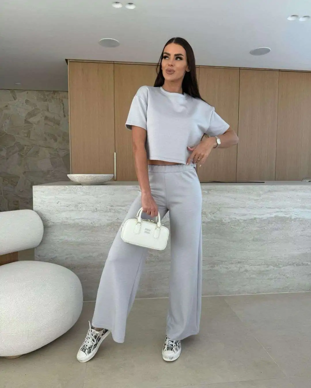 Σετ Παντελόνι και Μπλούζα Κ/Μ Γκρι - style EL 250220 Onesize ( S-XL)   Το απόλυτο cozy & stylish σετ για όλες τις ώρες! Ιδανικό για κάθε στιγμή της ημέρας σε άνετη γραμμή, στα must χρώματα της σεζόν !!