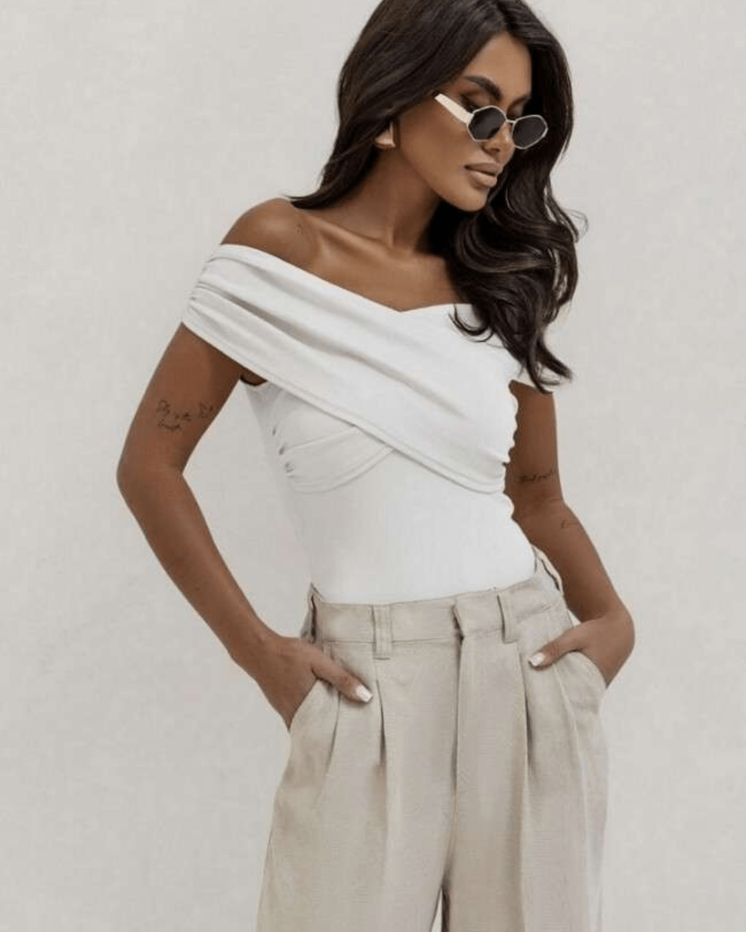 Κορμάκι ελαστικό έξωμο Εκρού