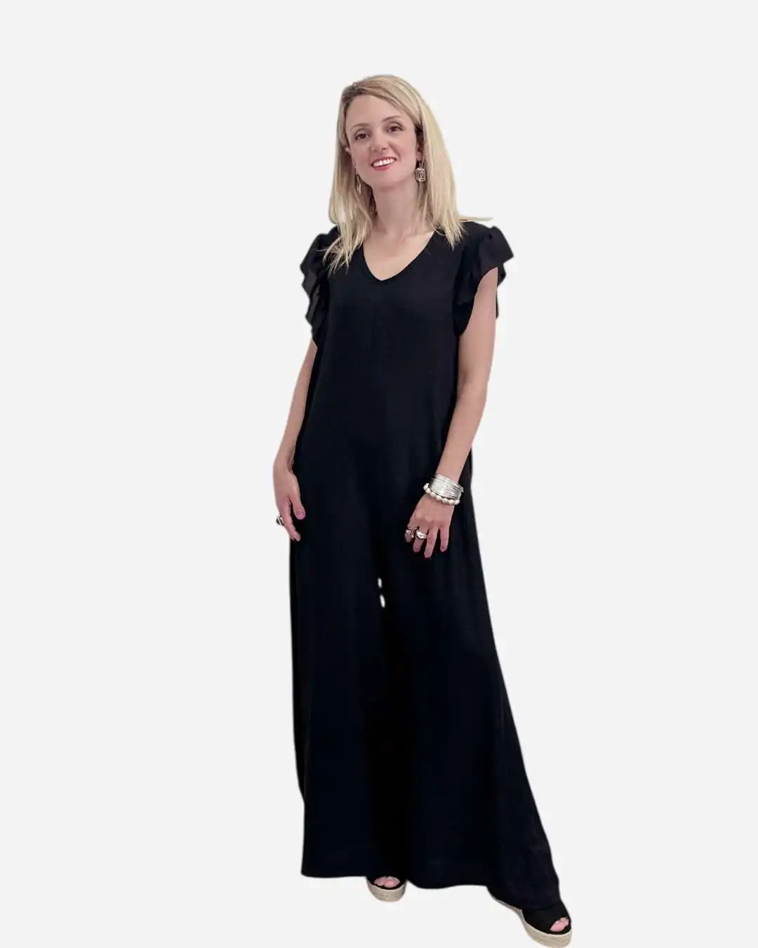 Ολόσωμη Αμάνικη Φόρμα Μαύρο - Η φόρμα που θα φοράς non-stop! Αμάνικη, άνετη, με φραμπαλά στα μανίκια & κορδονάκια στην πλάτη Αυτή η oversized ολόσωμη φόρμα είναι το απόλυτο go-to κομμάτι για άνεση & στυλ!  Με τσέπες μπροστά γιατί... πρακτικότητα!