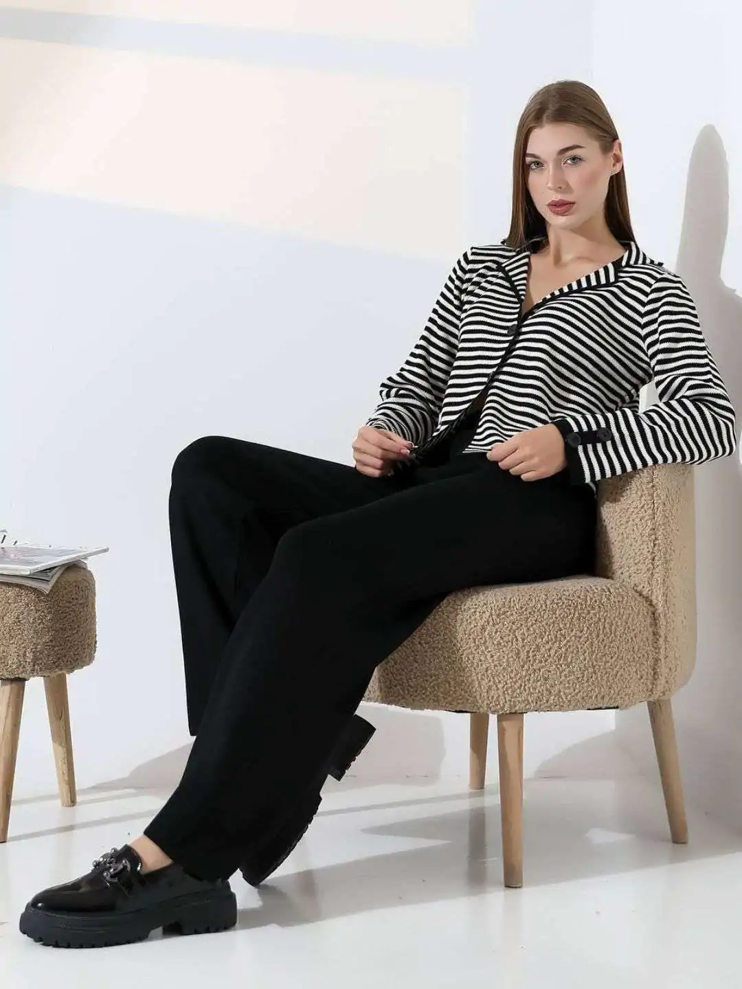 Πλεκτό Ριγέ Σετ Ζακετάκι & Παντελόνι χρώμα μαύρο κατάλληλο και για 2xl