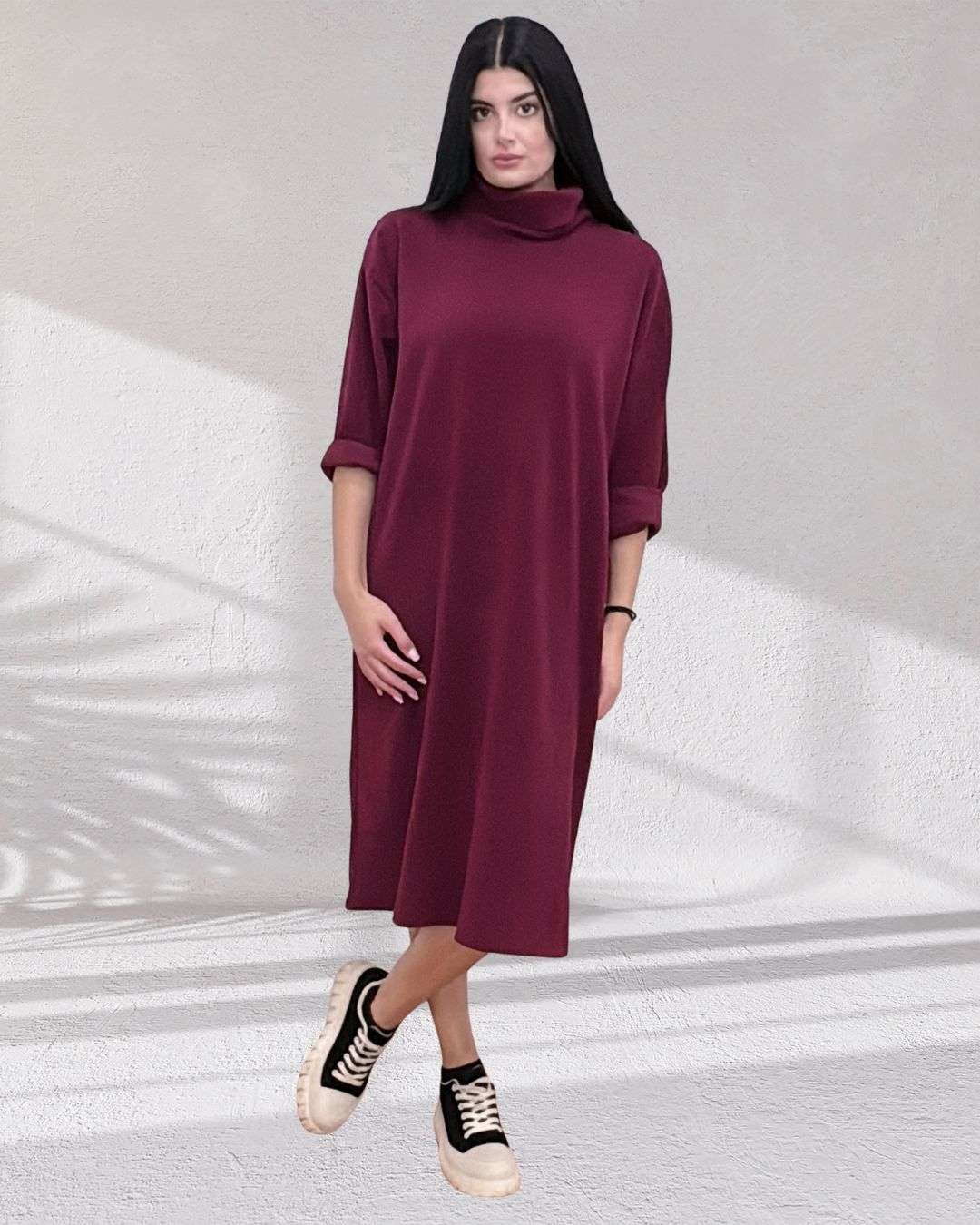 Casual Μακρύ φόρεμα με ζωνάκι Μπορντό Casual φόρεμα από ύφασμα κοτλέ σε ίσια γραμμή Διαθέτει ζωνάκι στη μέση για να τονίζει τη σιλουέτα Άνετη γραμμή, ιδανική για καθημερινές εμφανίσεις