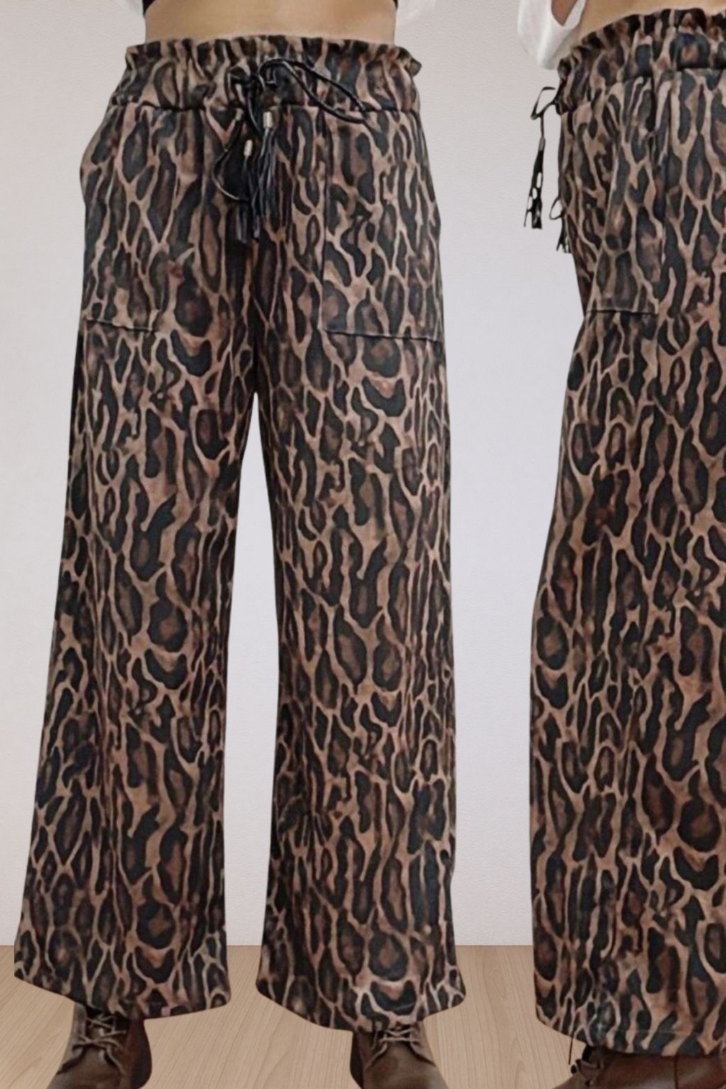 Casual Μαλακή μουτόν παντελόνα σε animal print . Διαθέτει λάστιχο και κορδονάκι στη μέση για να τονίζει τη σιλουέτα και εξωτερικές τσέπες